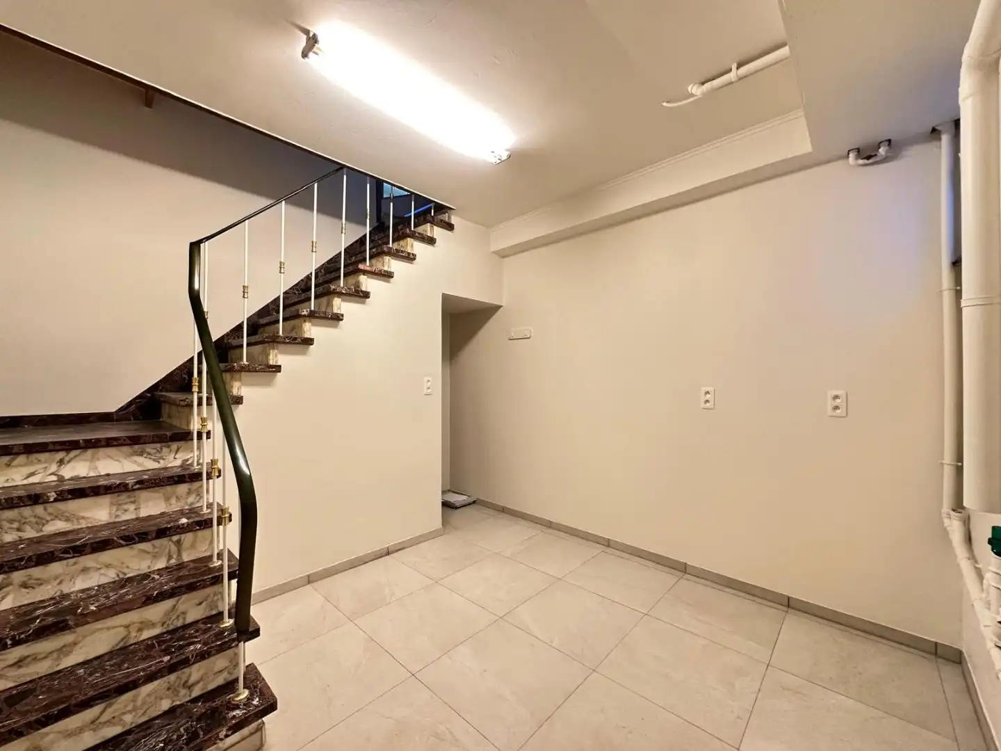 Gerenoveerd duplex appartement met 2 slaapkamers te huur in Riemst  foto 13