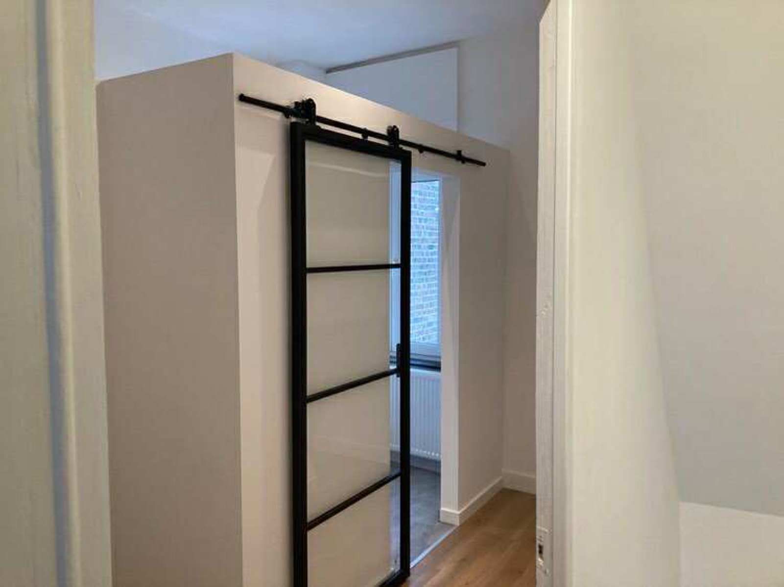 Volledig gerenoveerde woning aan het water te Tienen foto 5