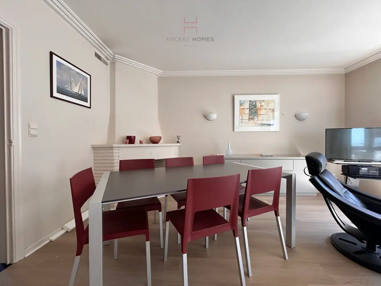 Gemeubeld twee-slaapkamer appartement met zijdelings zeezicht in een zijstraat van de zeedijk te Albertstrand foto 5