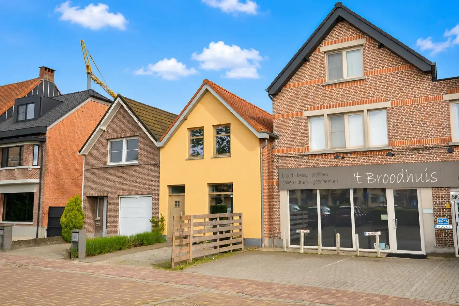 CHARMANTE WONING MET 2 SLK EN RIANTE TUIN! foto 14