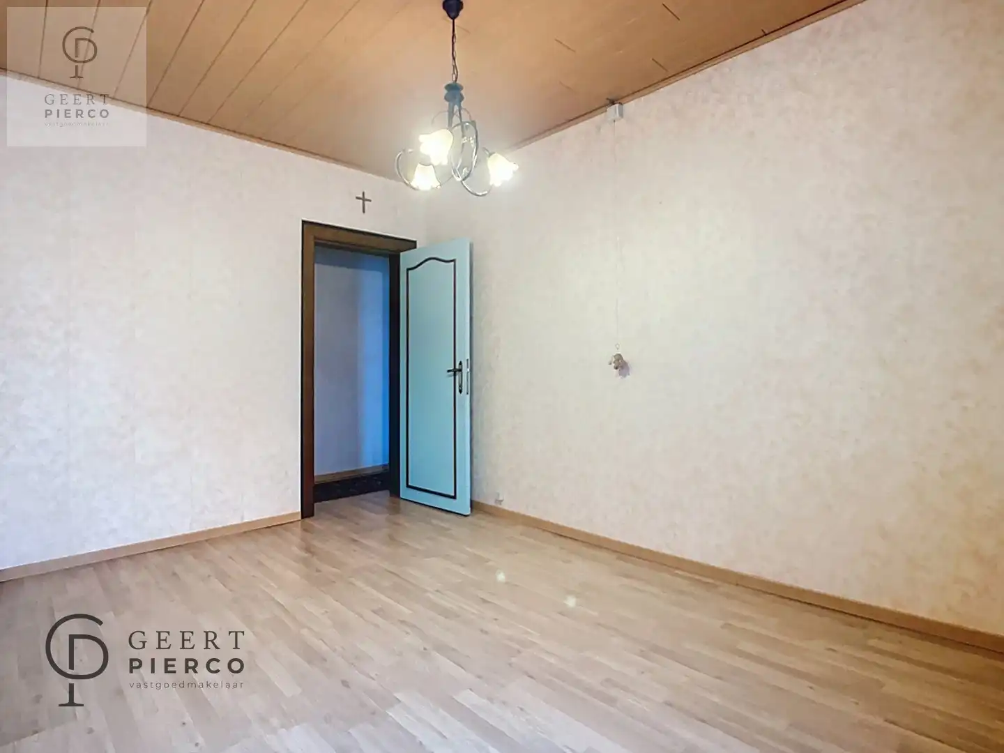 Karaktervolle hoeve met loods op een perceel van 16a76ca. foto 21