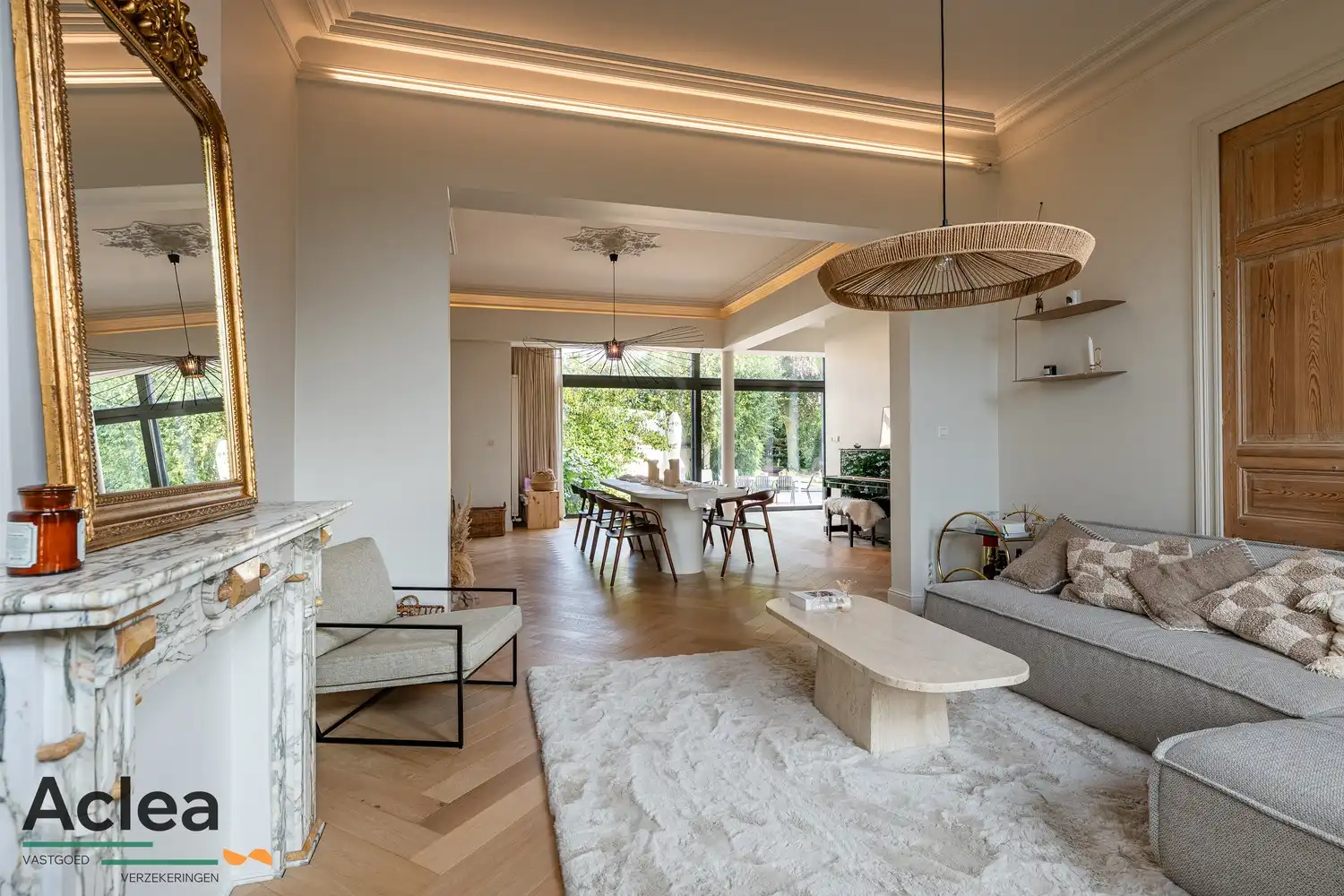 Statige herenwoning met authentieke grandeur aan het Plein in Kaprijke foto 4