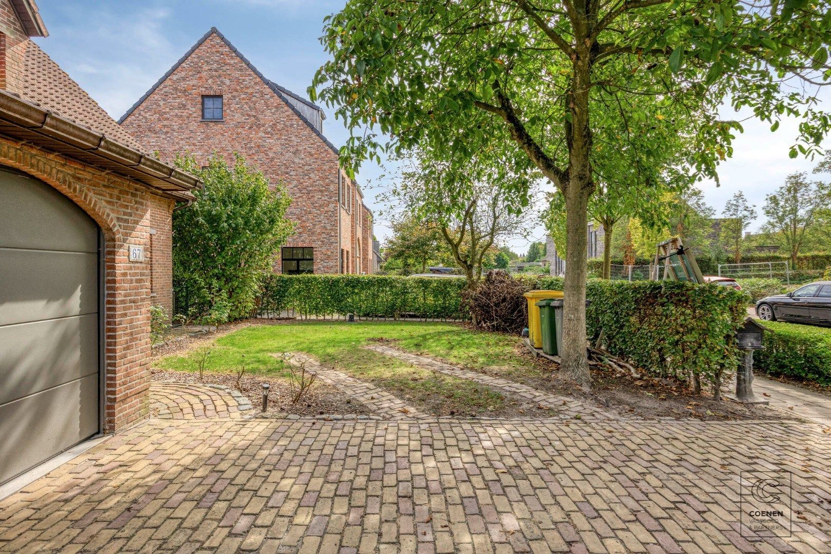 Ruime woning met 4 slaapkamers op een rustige ligging te Hoogstraten! foto 2