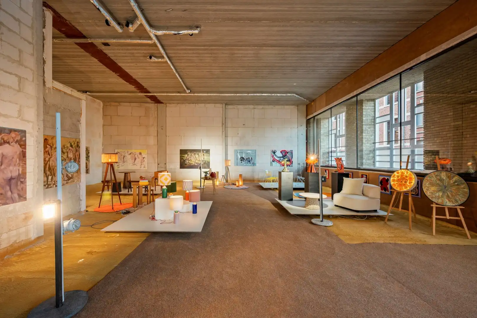 Unieke casco handelsruimte van 125m² op een topligging aan de Broeltorens in Kortrijk foto 2