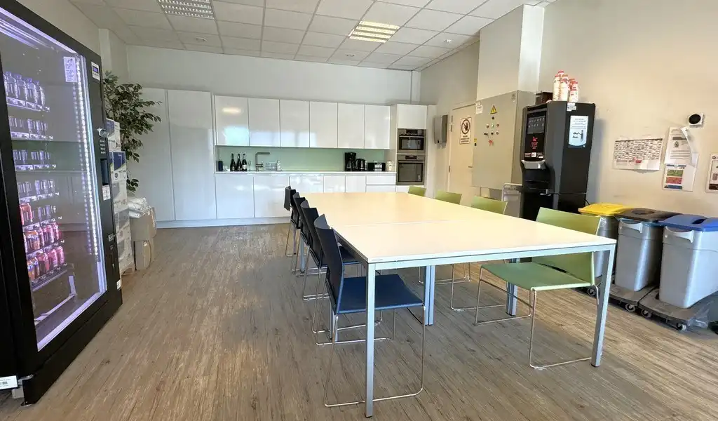 Kantoor met magazijn te huur aan de voorhaven in Gent foto 8