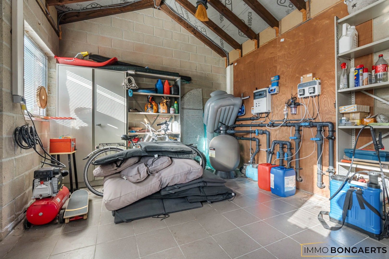 Instapklare woning met 4 slaapkamers en zwembad foto 33