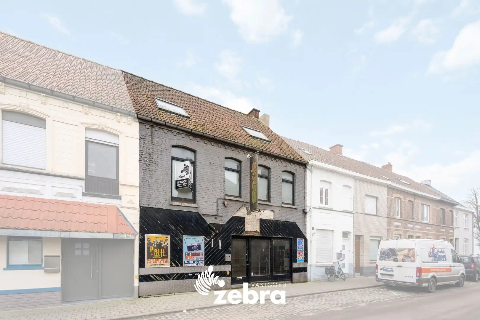 Hoofdfoto van de publicatie: Ruim handelspand met duplex-appartement gelegen op een commerciële ligging te Kuurne!