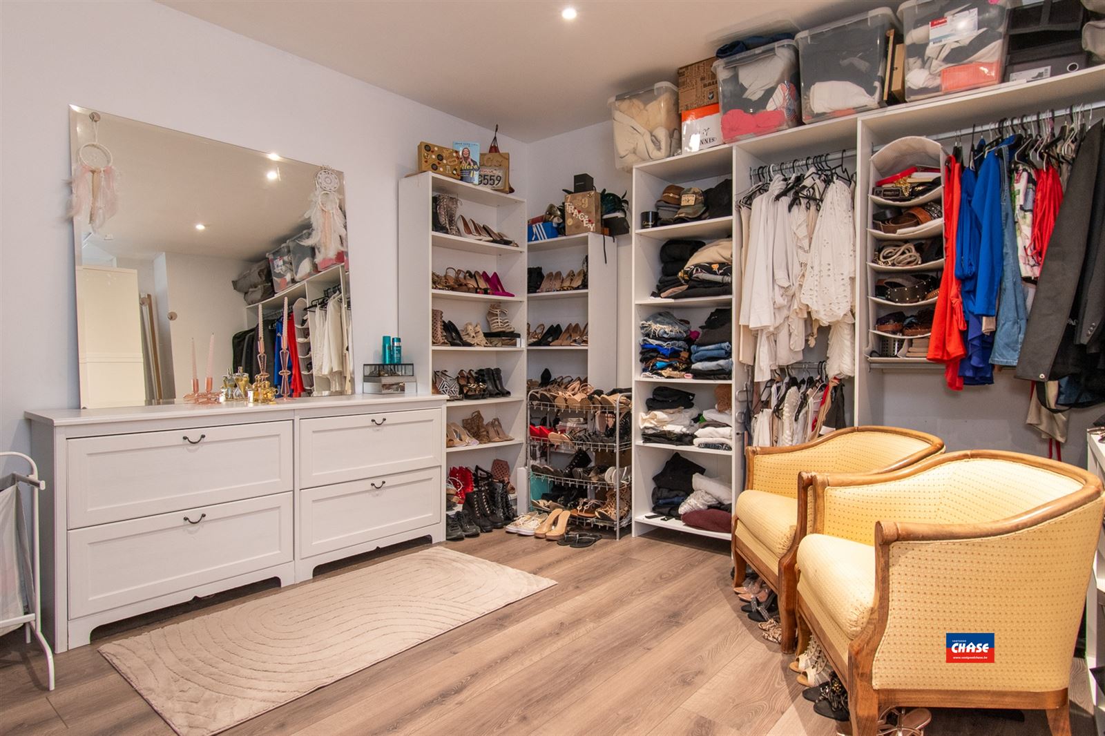 PRACHTIG LANDHUIS MET PRAKTIJKMOGELIJKHEDEN EN ZWEMBAD OP EEN TOTALE OPPERVLAKTE VAN 10a 50ca  foto 30