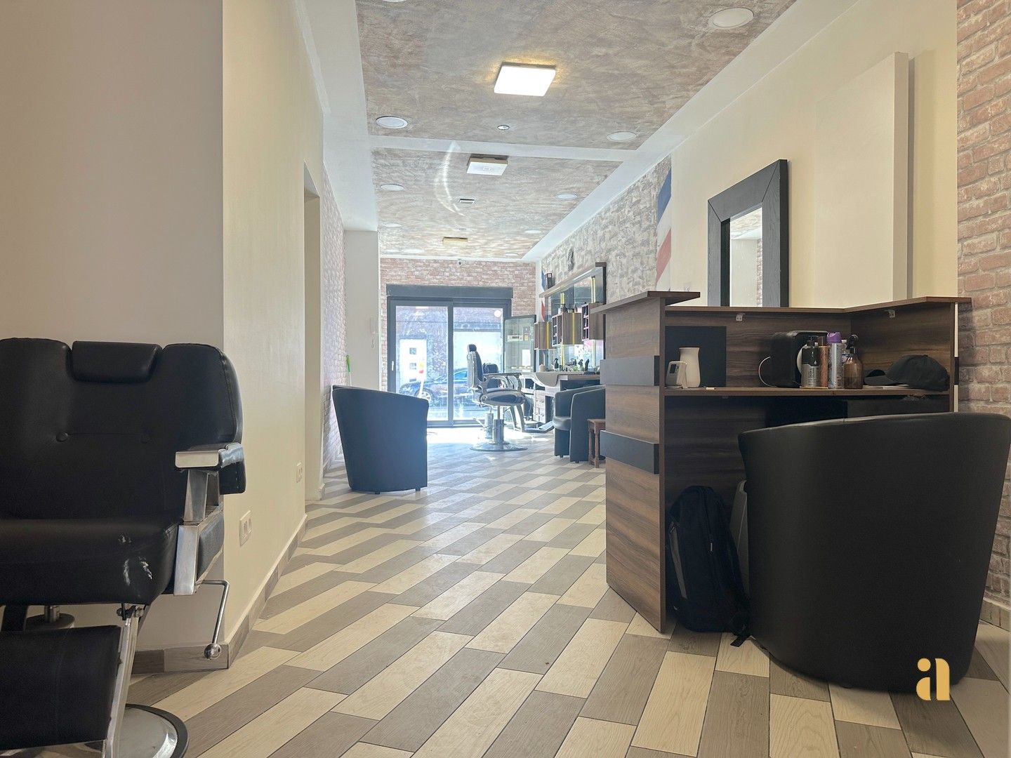 Woning met praktijkruimte of plek voor 2 gezinnen foto 10