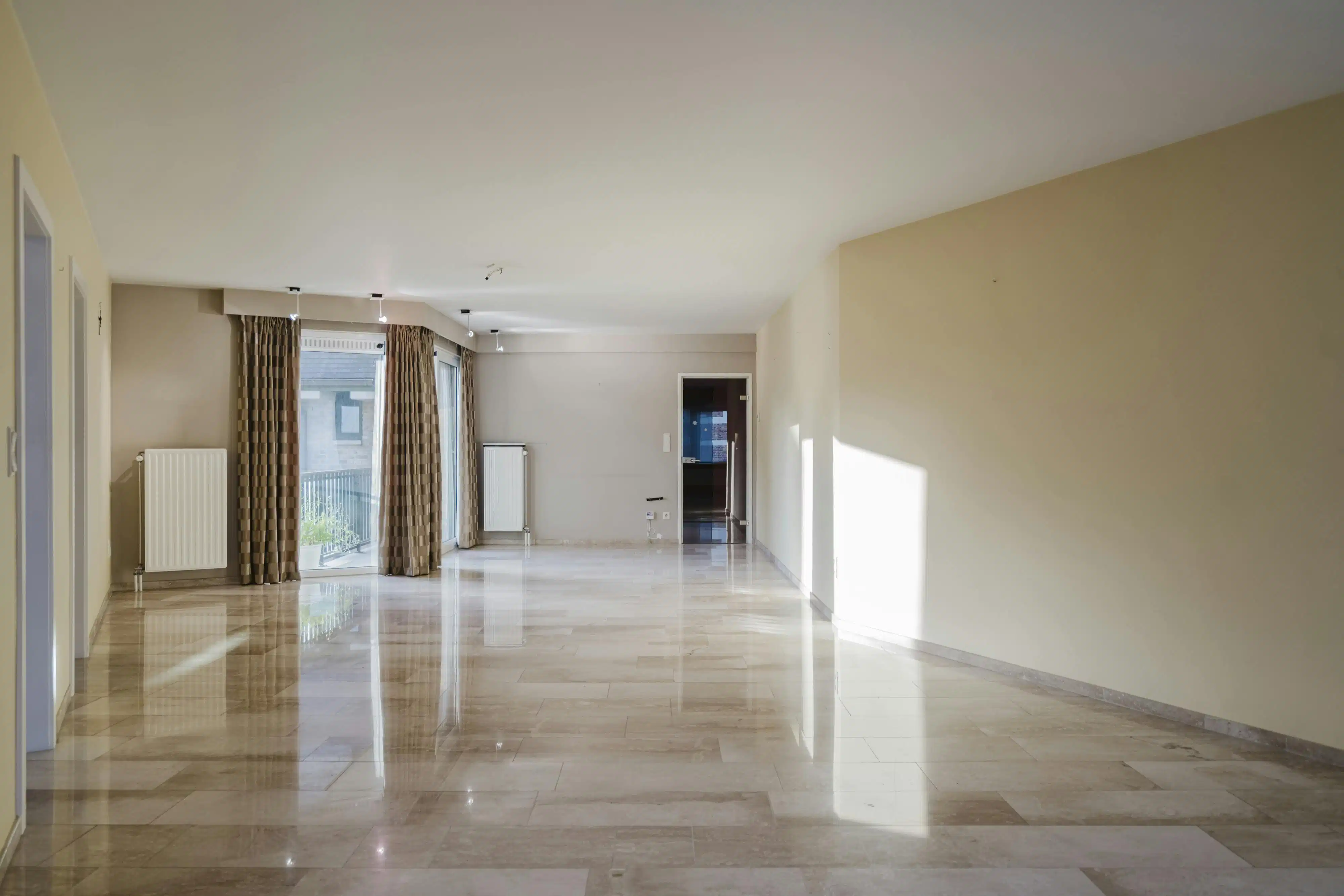 Ruim 3-slpk app. met garage in hartje Kortrijk foto 7