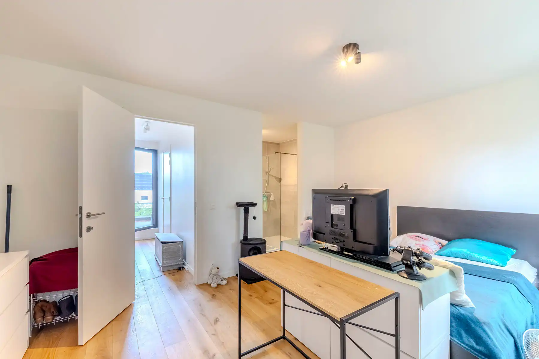 Recente woning met 3 SLP, 2 BK, tuin en 3 autostaanplaatsen foto 15
