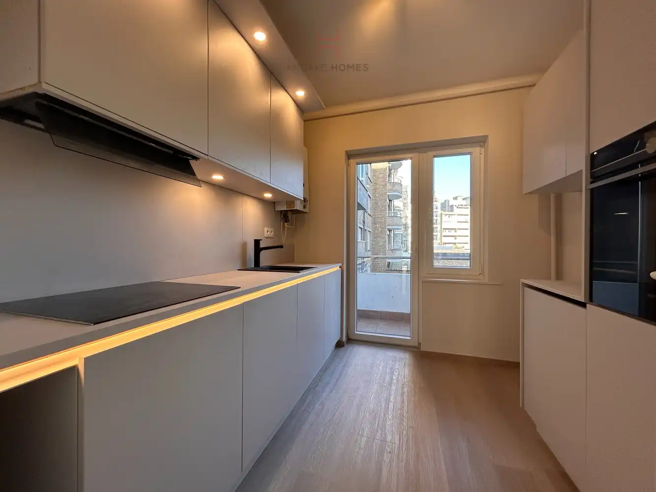 Ruim vakantie-appartement met zijdelings zeezicht aan het Albertstrand foto 5