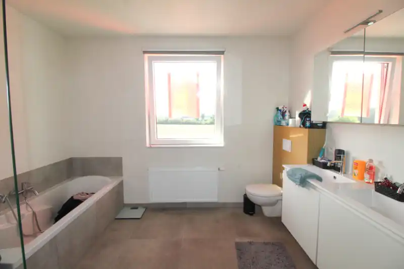 Zeer energiezuinige woning te Roeselare foto 14