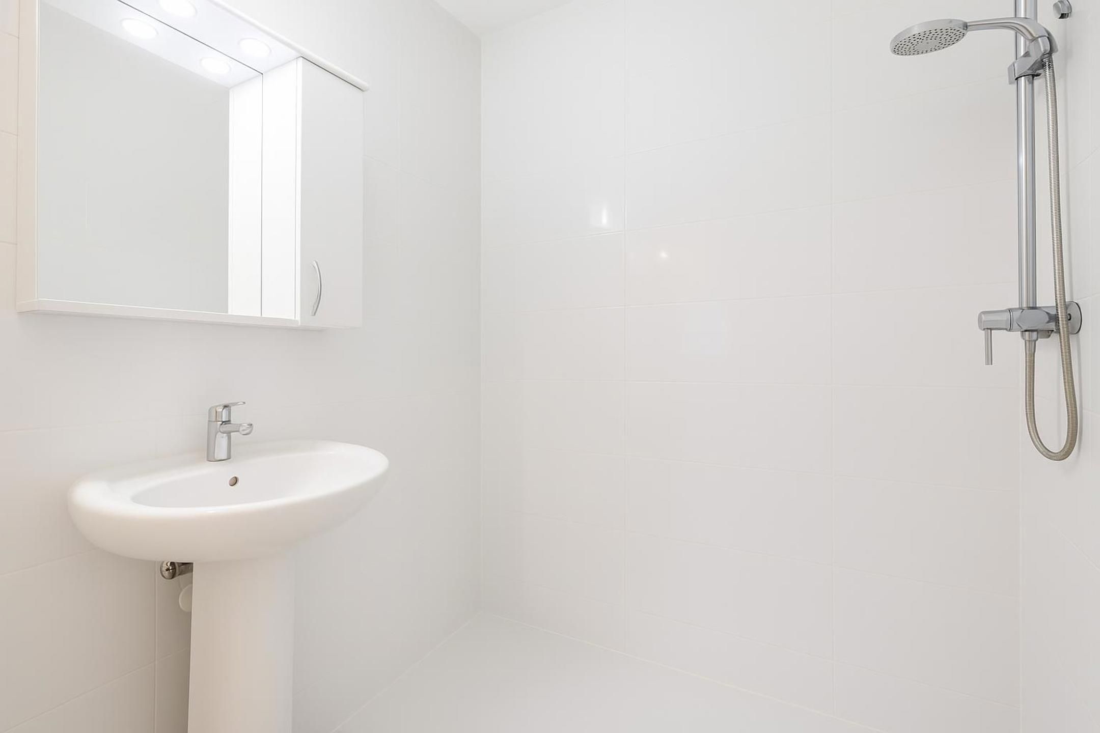 Topverdieping 2 slpks + garage: ontgrendel zijn potentieel! foto 10