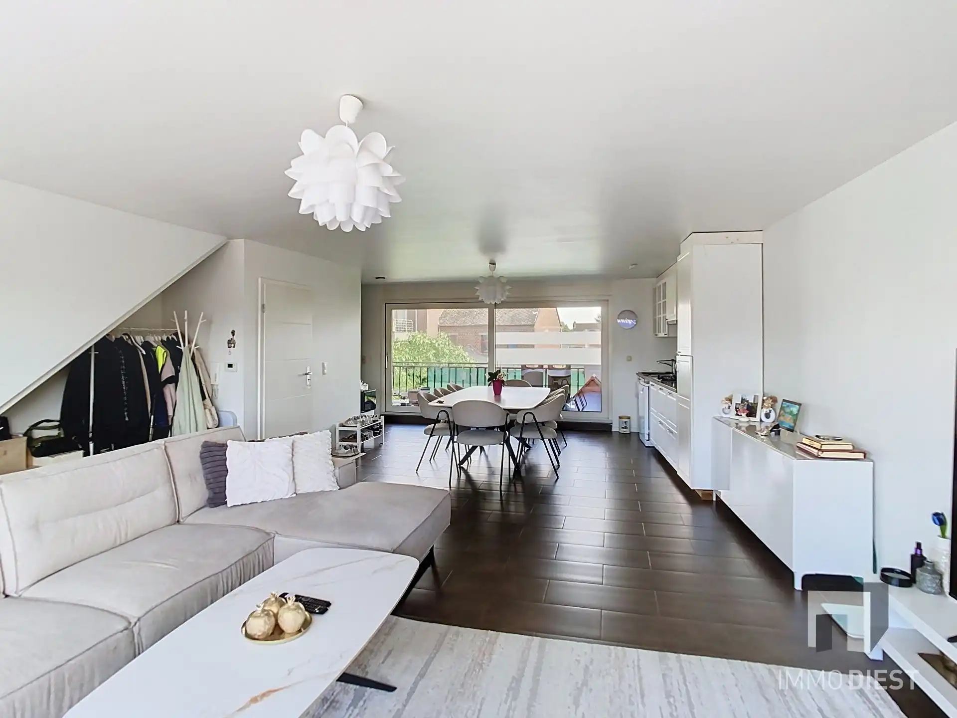 Ruime lichtrijke duplex nabij centrum Halen met staanplaats! foto 9