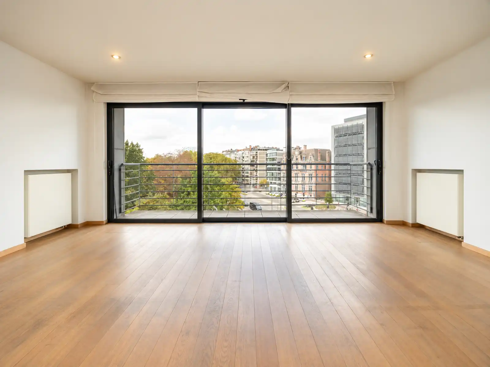 Lichtrijk appartement op toplocatie foto {{pictureIndex}}