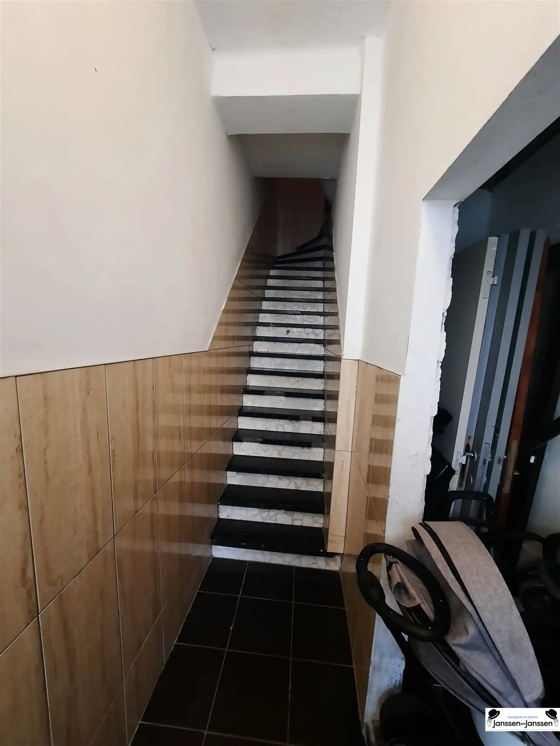 Twee slaapkamer appartement op de eerste verdieping in Antwerpen foto 2