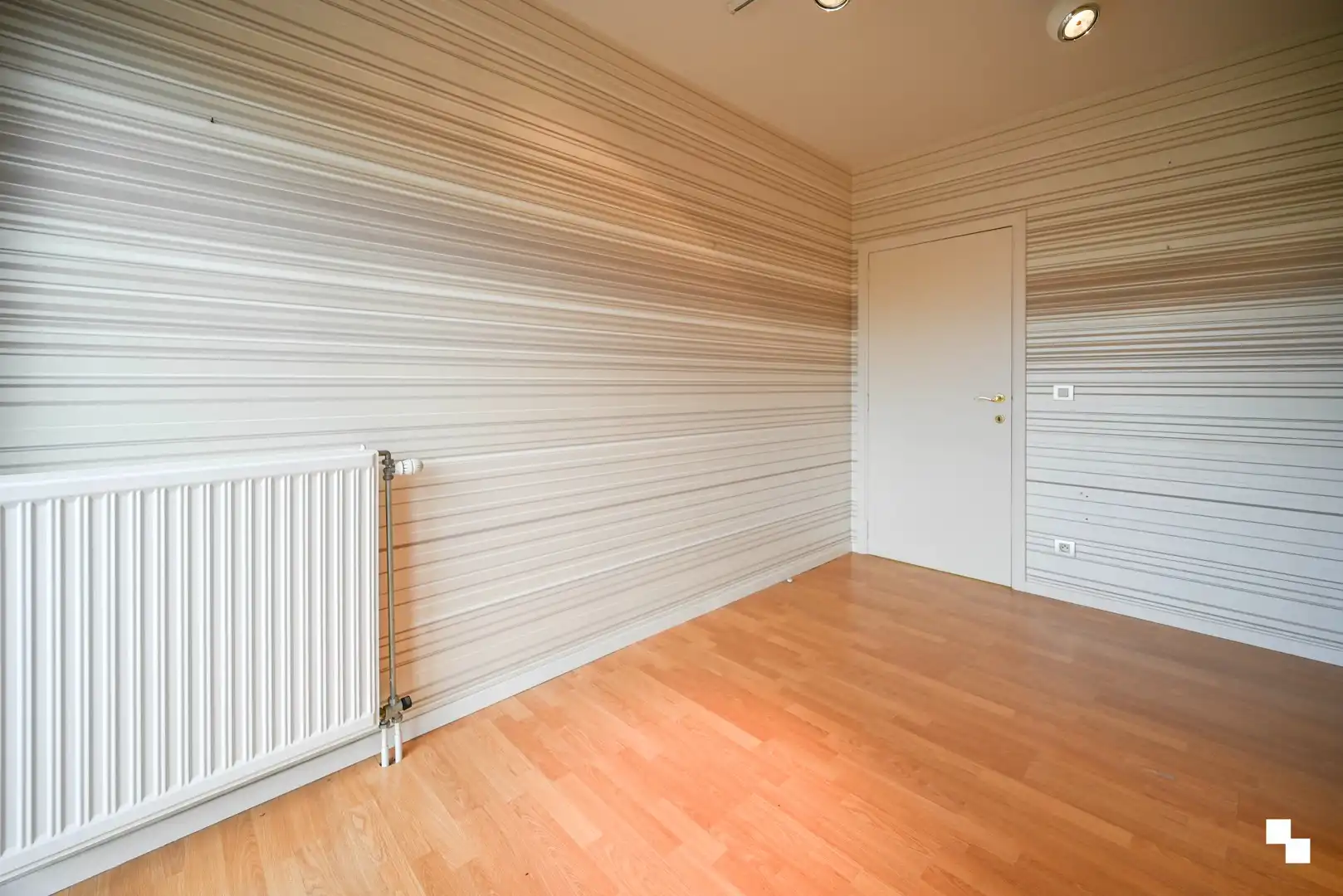 Centraal gelegen appartement in Oostrozebeke foto 14