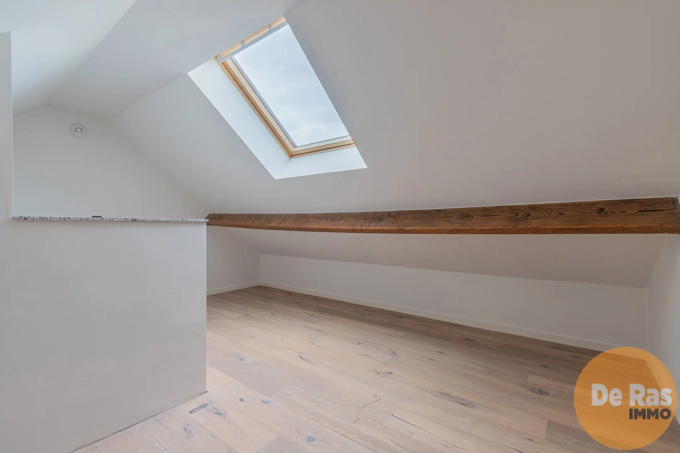 AALST - Kantoorruimte met vernieuwd appartement in centrum foto 21