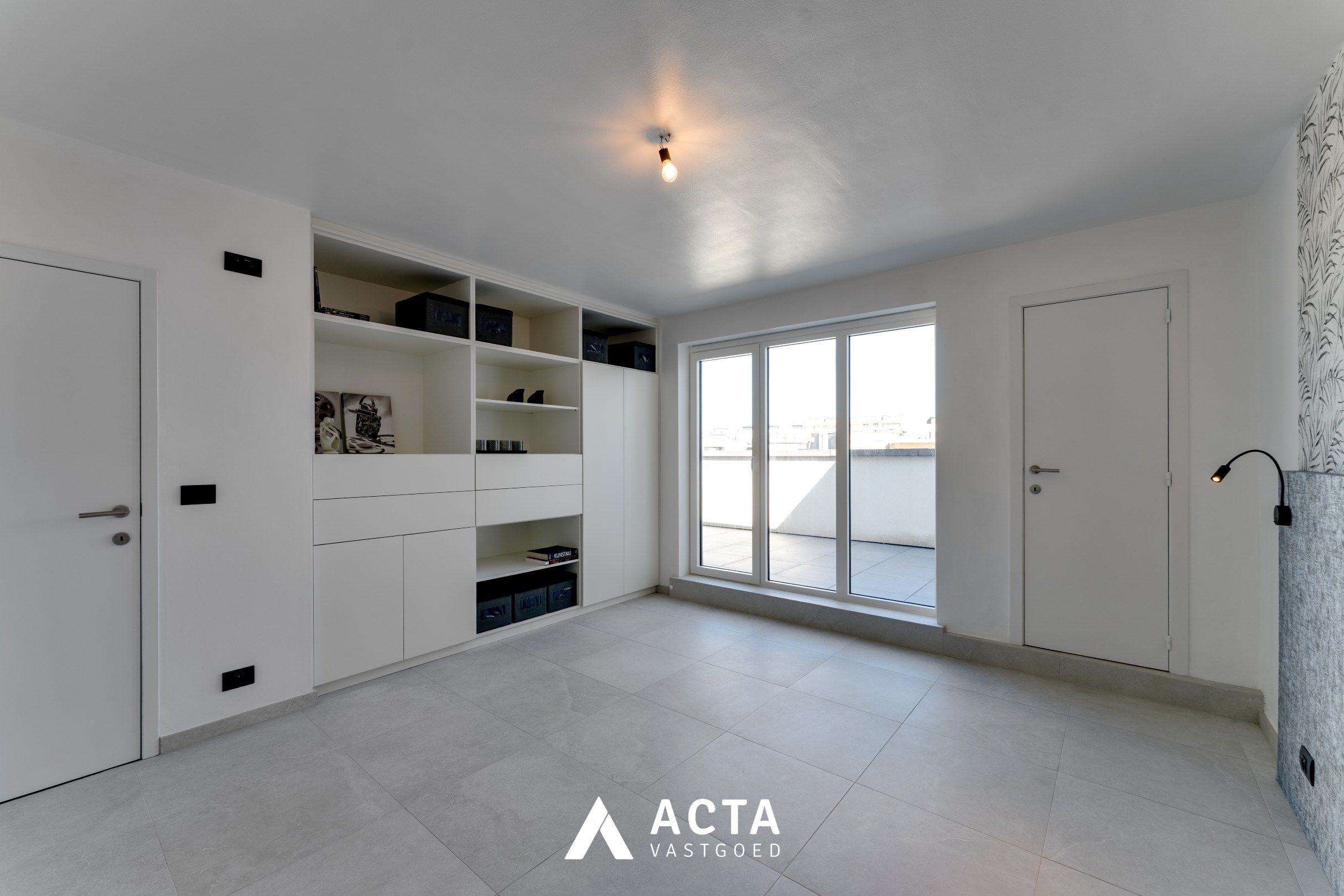 Gerenoveerde penthouse met drie slaapkamers aan het Leopoldpark foto 16
