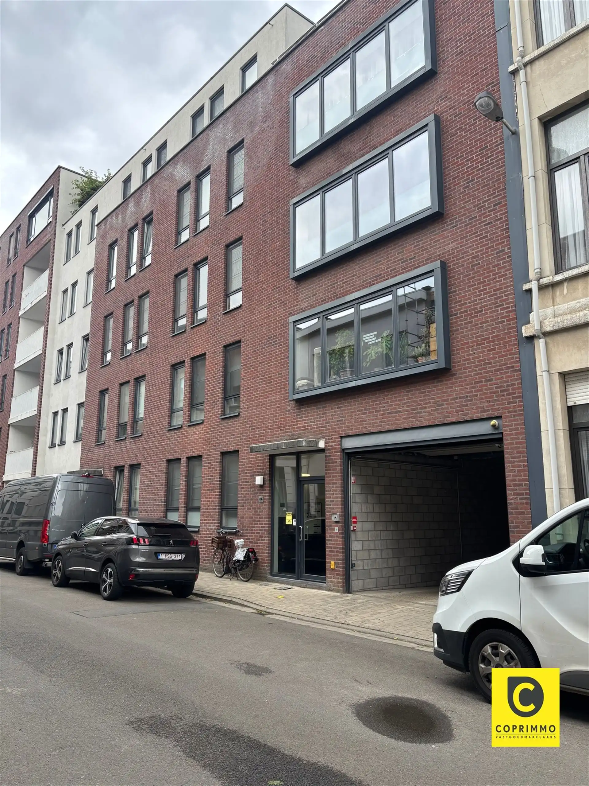 Ondergrondse autostaanplaats te koop! foto 3