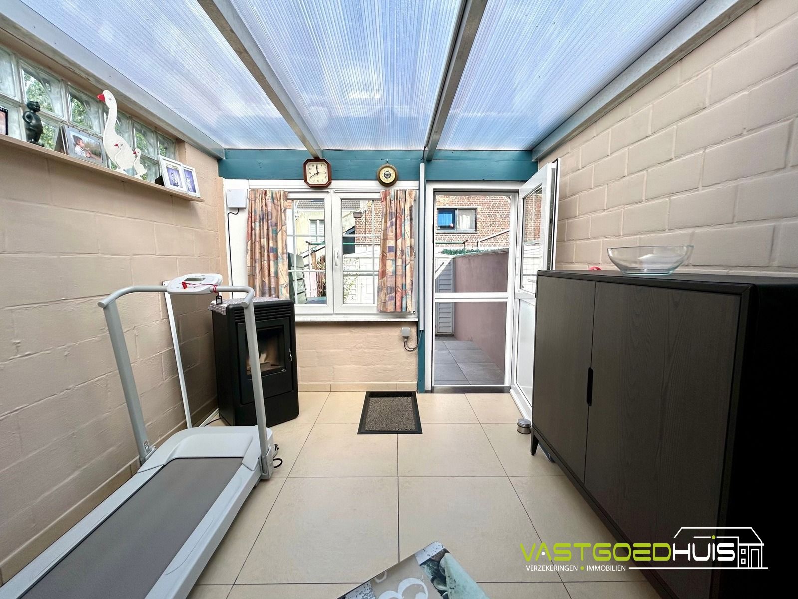 Instapklare gezinswoning met 3 slpks en aangelegde tuin foto 16