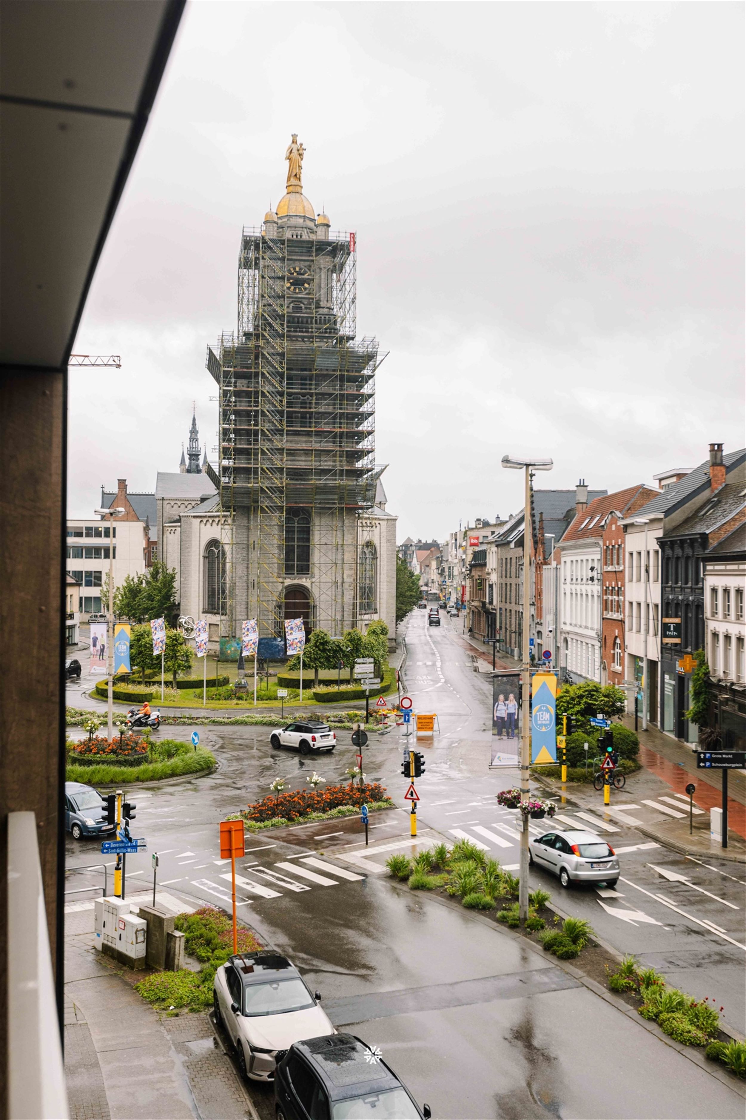 Riant appartement met drie slaapkamers nabij de Grote Markt foto 13