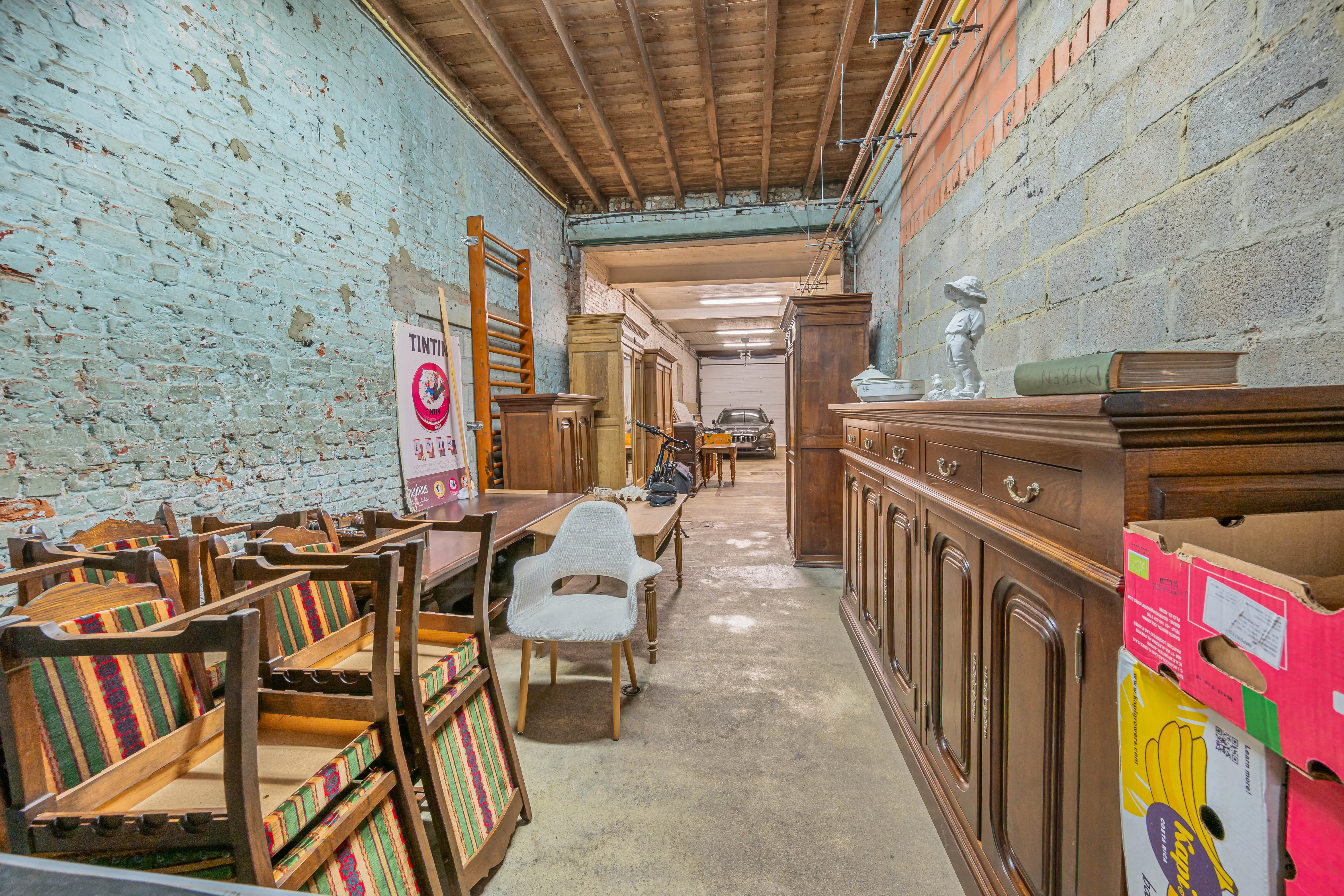 Ruime woning met 5 slaapkamers, inpandig magazijn en tuin foto 25
