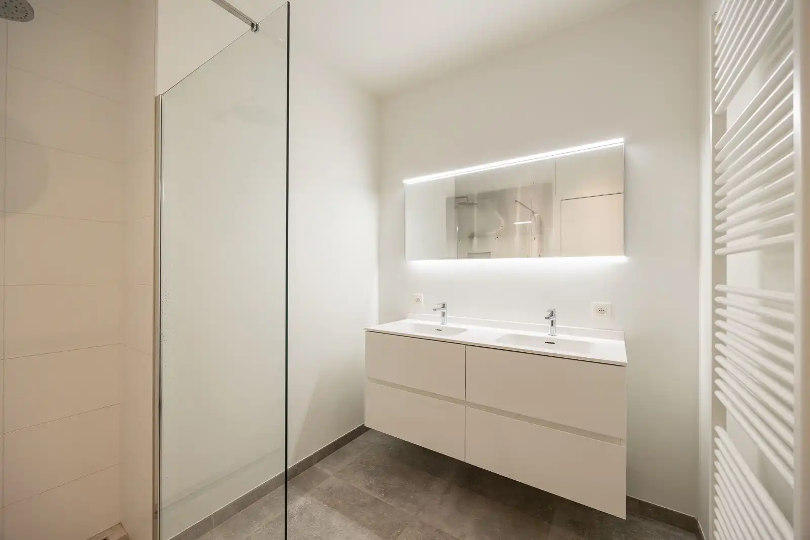Appartement met zuidwestgericht terras, kelder en garage! foto 15