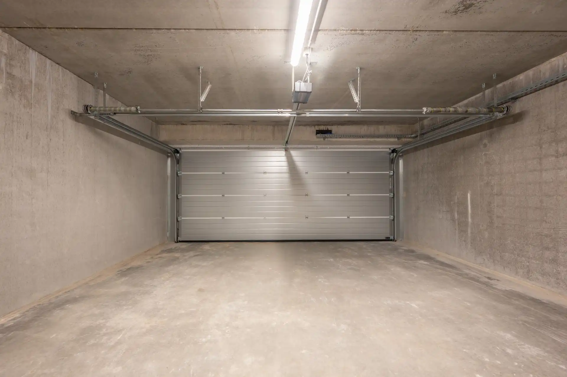 Hoekwoning in autovrij parkdomein met terrassen en private garage foto 24