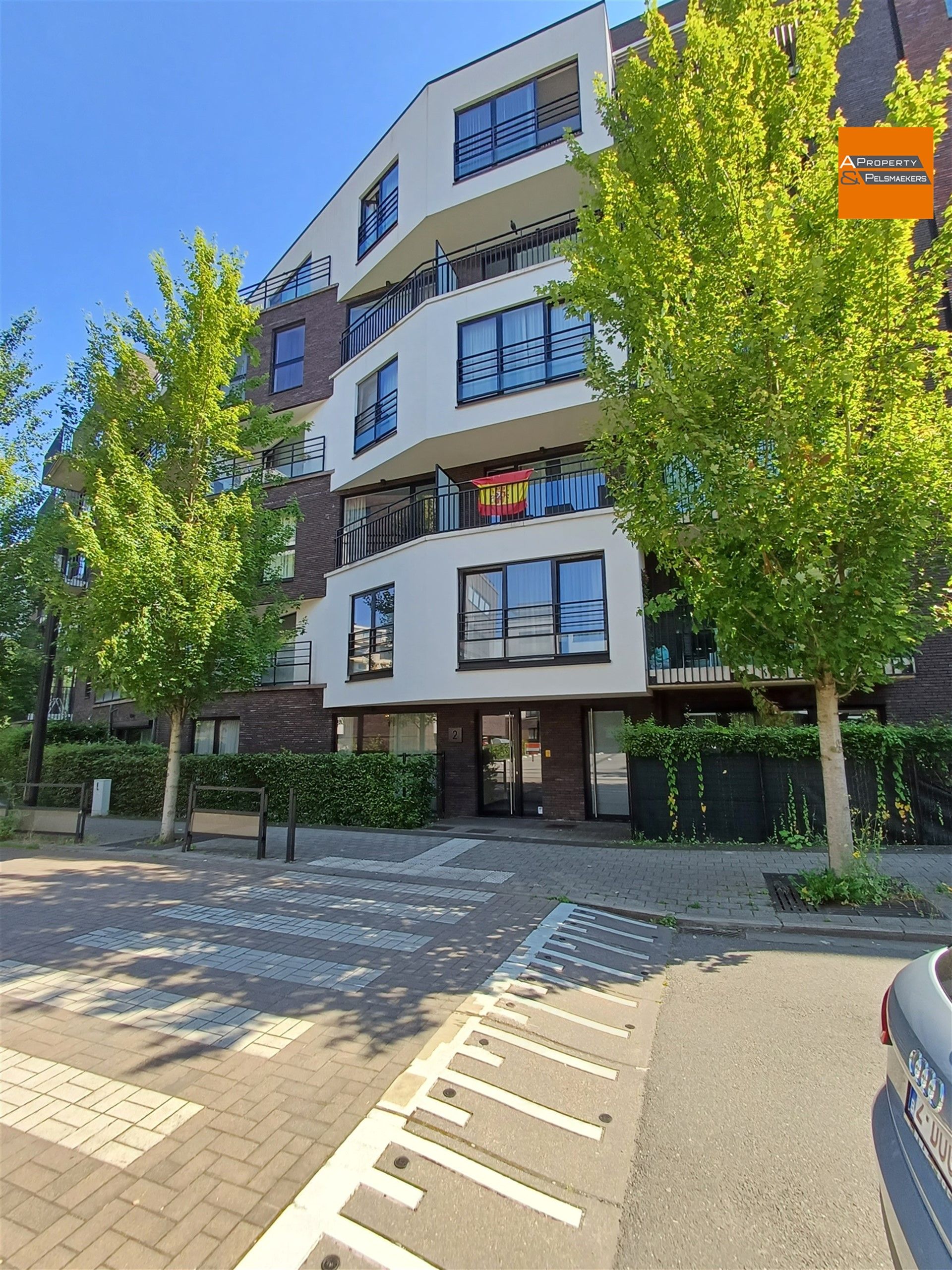 Ruime gemeubileerde studio met parkeerplaats en kelder foto {{pictureIndex}}