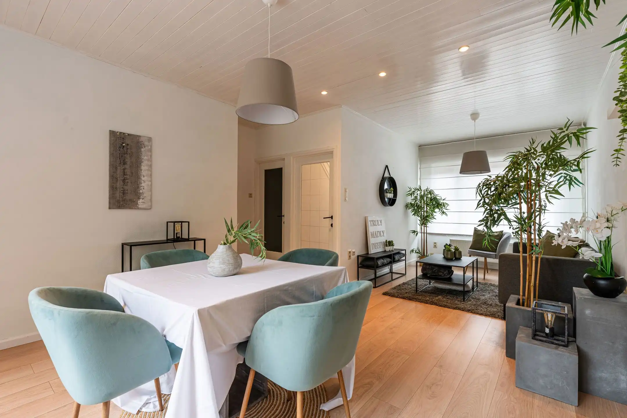 Instapklare woning met 3 slaapkamers, ruime garage en tuin foto 9
