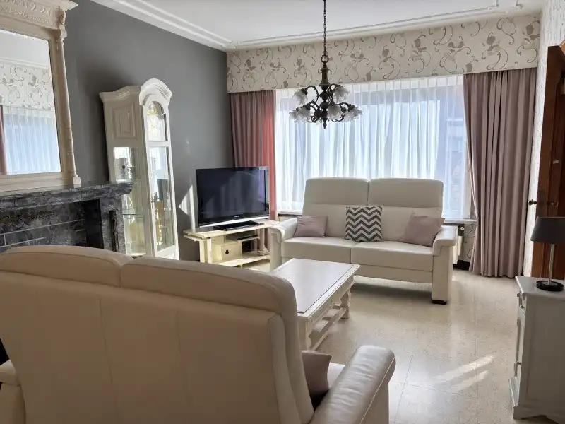 Te moderniseren halfopen woning met 2 slaapkamers (meer mogelijk), grote tuin en garage op een totale grondoppervlakte van 645m². foto 4
