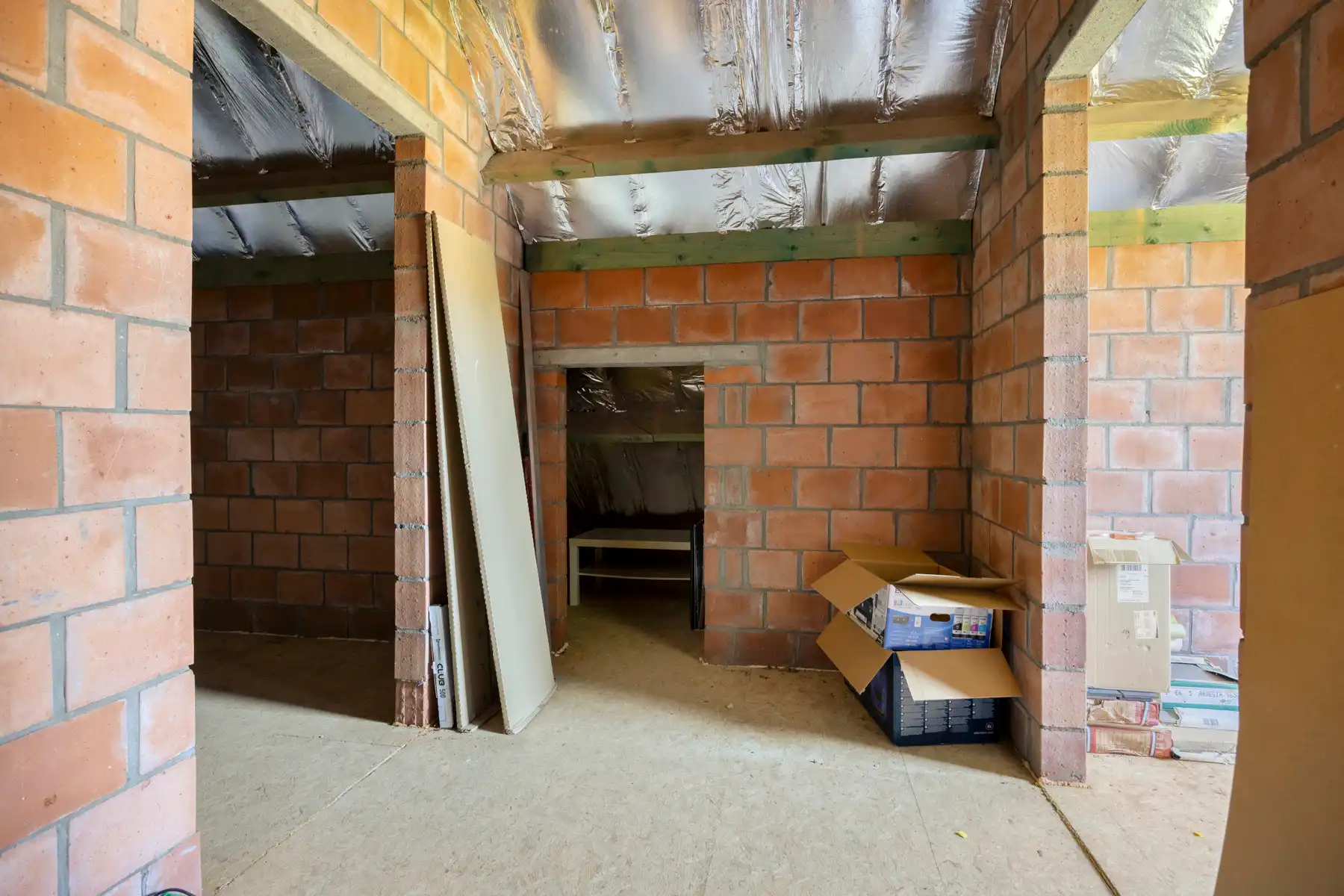 Instapklare HOB met 5 kamers + bureau, en aangename tuin! foto 27