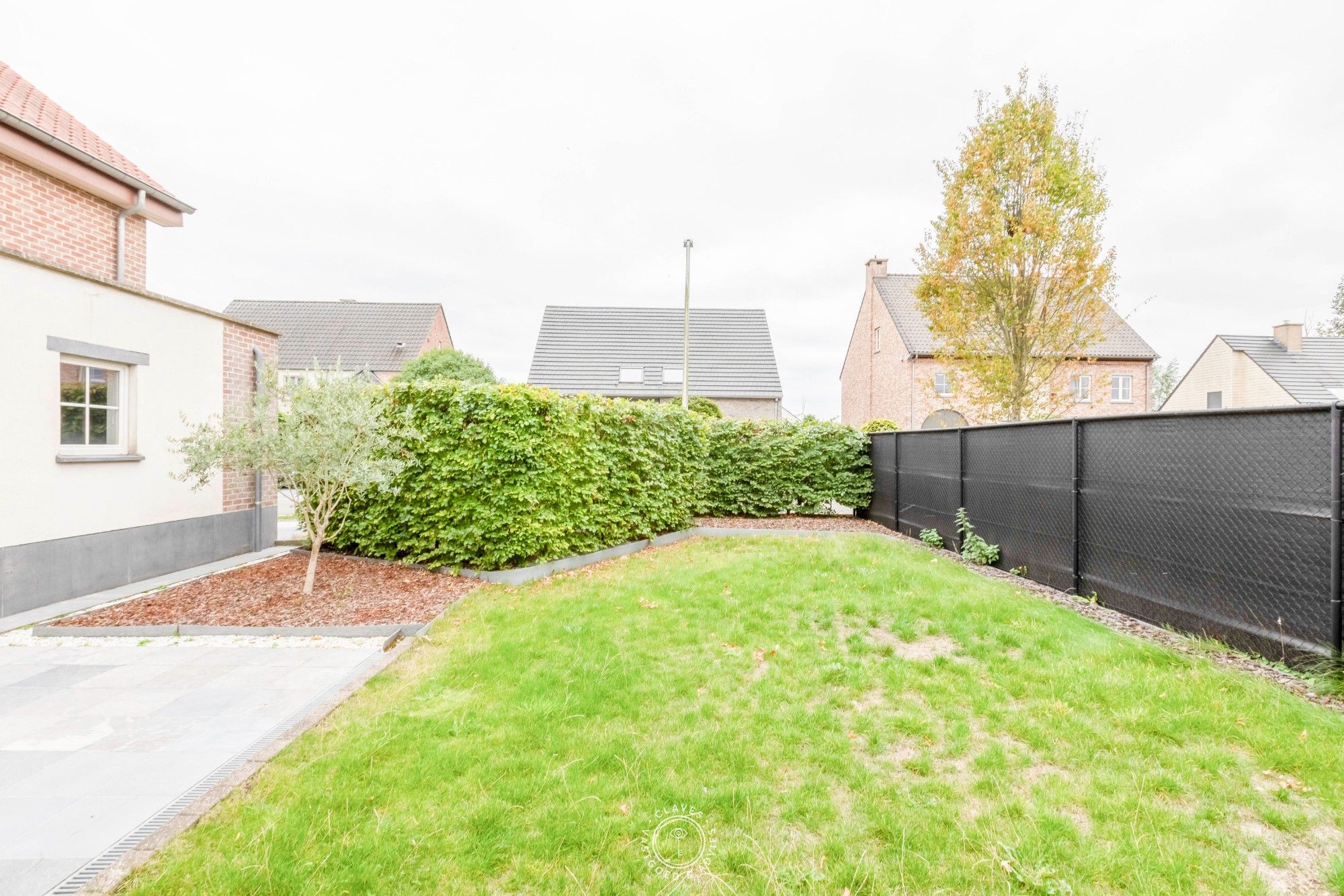 Recente half-open bebouwing met B-label foto 12