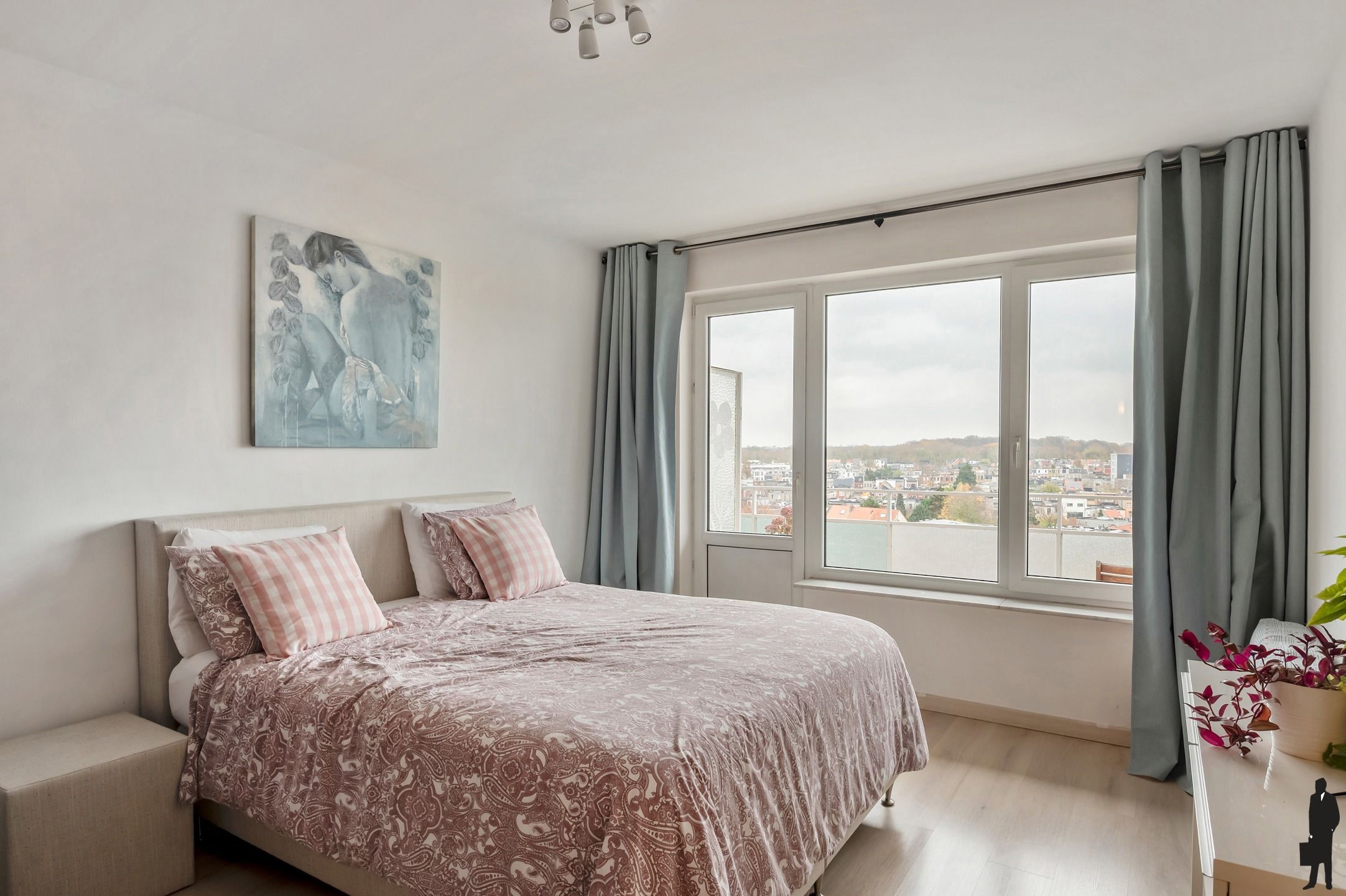 Panoramisch en lichtrijk 2-slpk appartement. foto 8