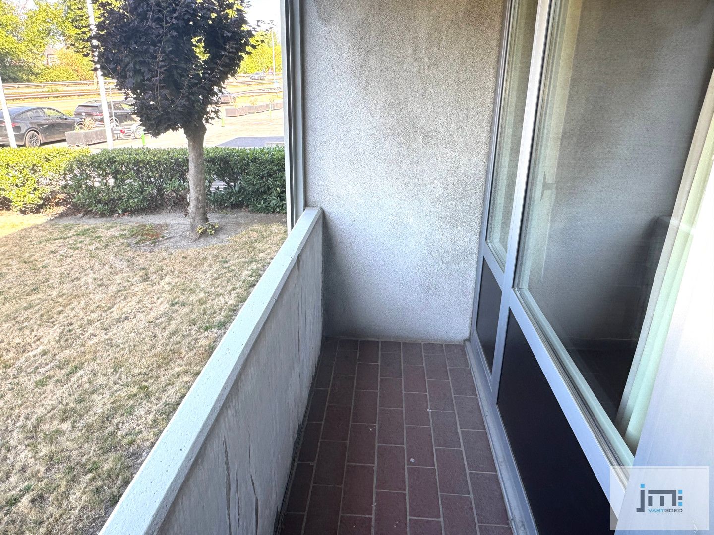 Gelijkvloers appartement met ruim terras en garage foto 5