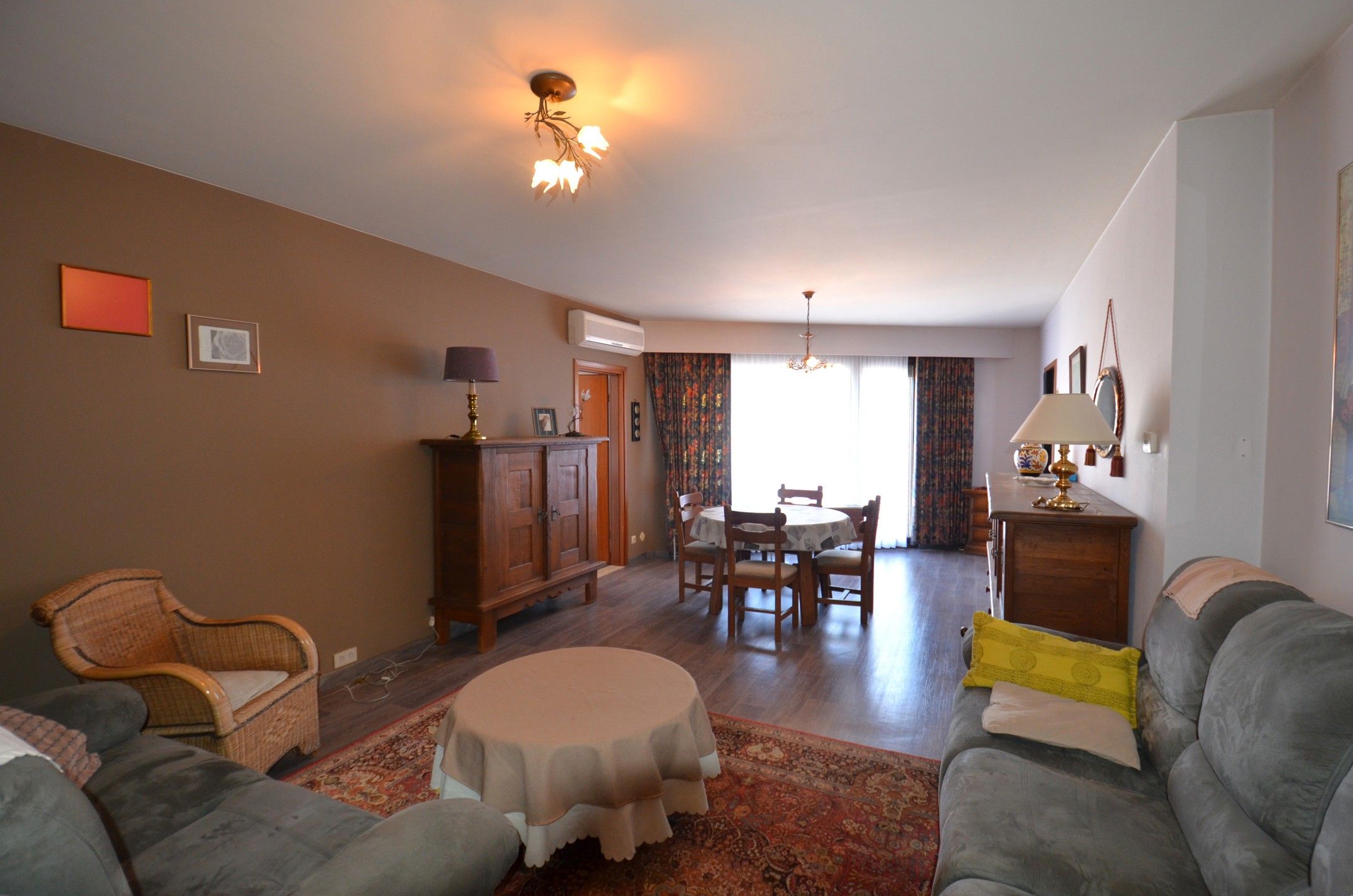 Lichtrijk energiezuinig appartement foto {{pictureIndex}}