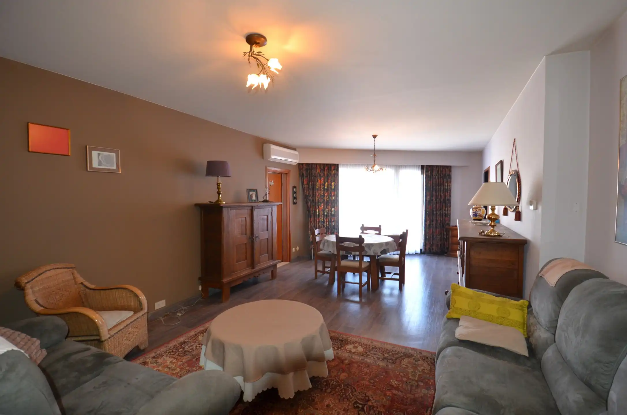 Lichtrijk energiezuinig appartement foto {{pictureIndex}}