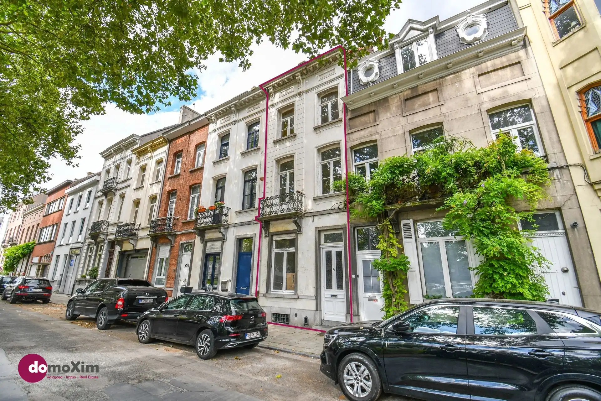 Hoofdfoto van de publicatie: Charmant te renoveren herenhuis met stadstuin nabij het centrum van Mechelen