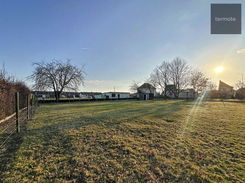 Projectgrond foto {{pictureIndex}}