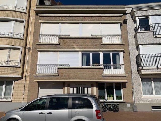 Te renoveren appartement met één slaapkamer op 20m van zee te Westende. foto 5