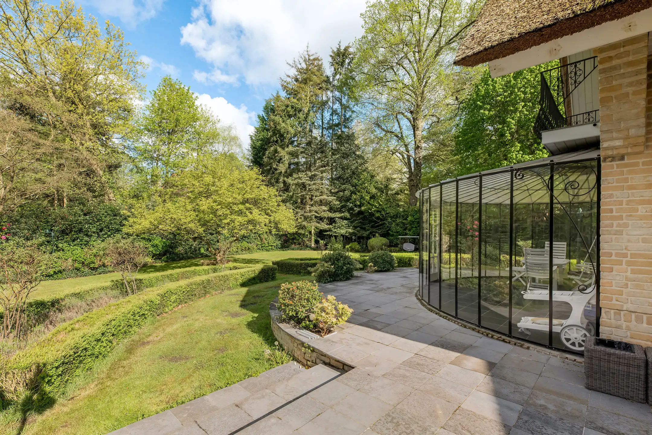 Unieke vrijstaande villa op ca. 7620m² in een uitzonderlijk domein in het groen. foto 18