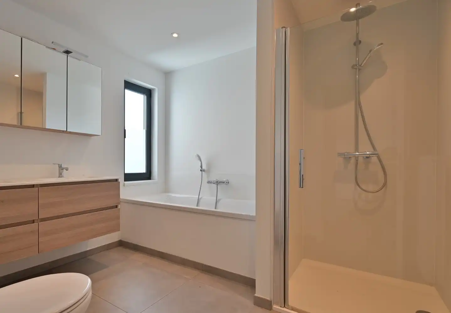 Moderne halfopen woning met 3 slaapkamers in het centrum van Lanaken foto 12