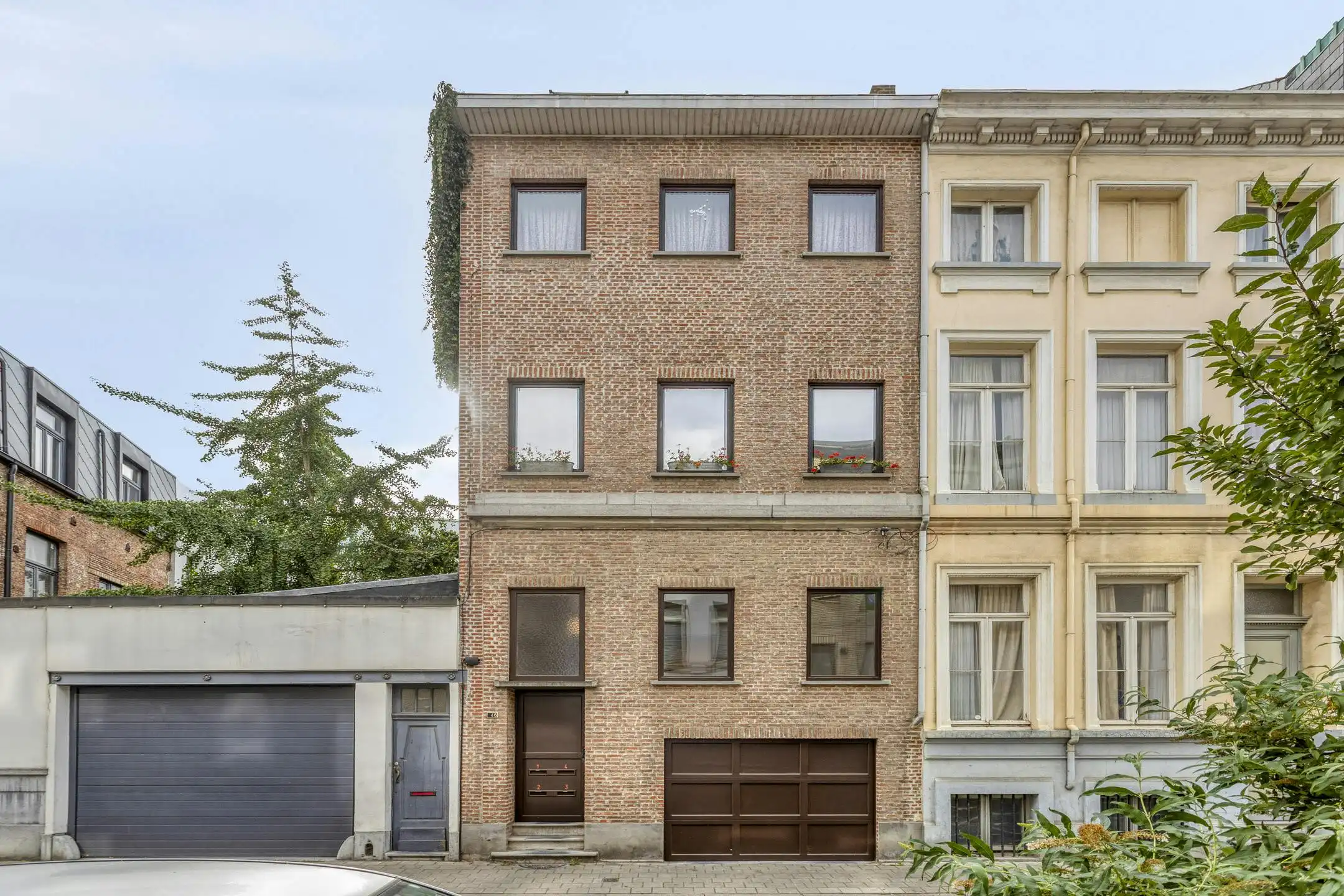 Opbrengsteigendom met garage en 3 appartementen te koop foto 25