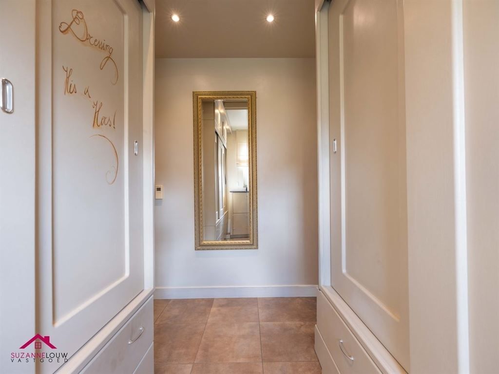 Landelijke villawoning met dubbele vrijstaande garage foto 48