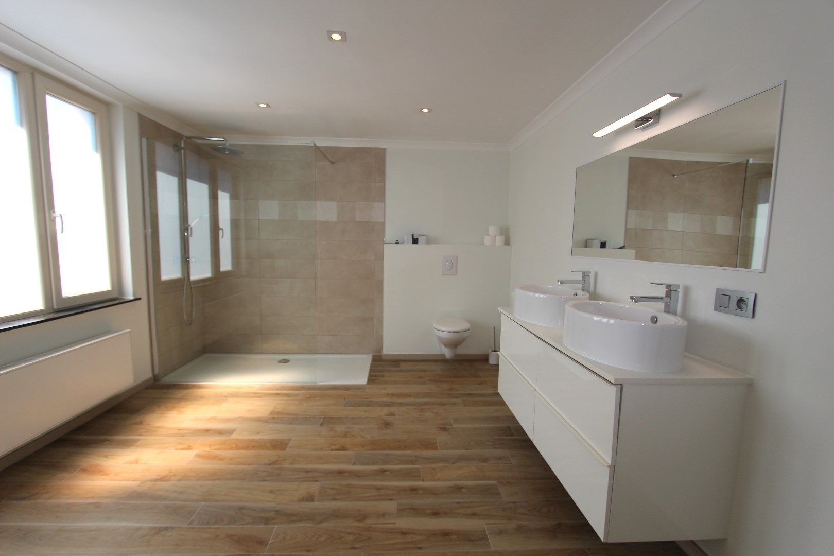 MOOI VERNIEUWDE WONING MET TUIN foto 15