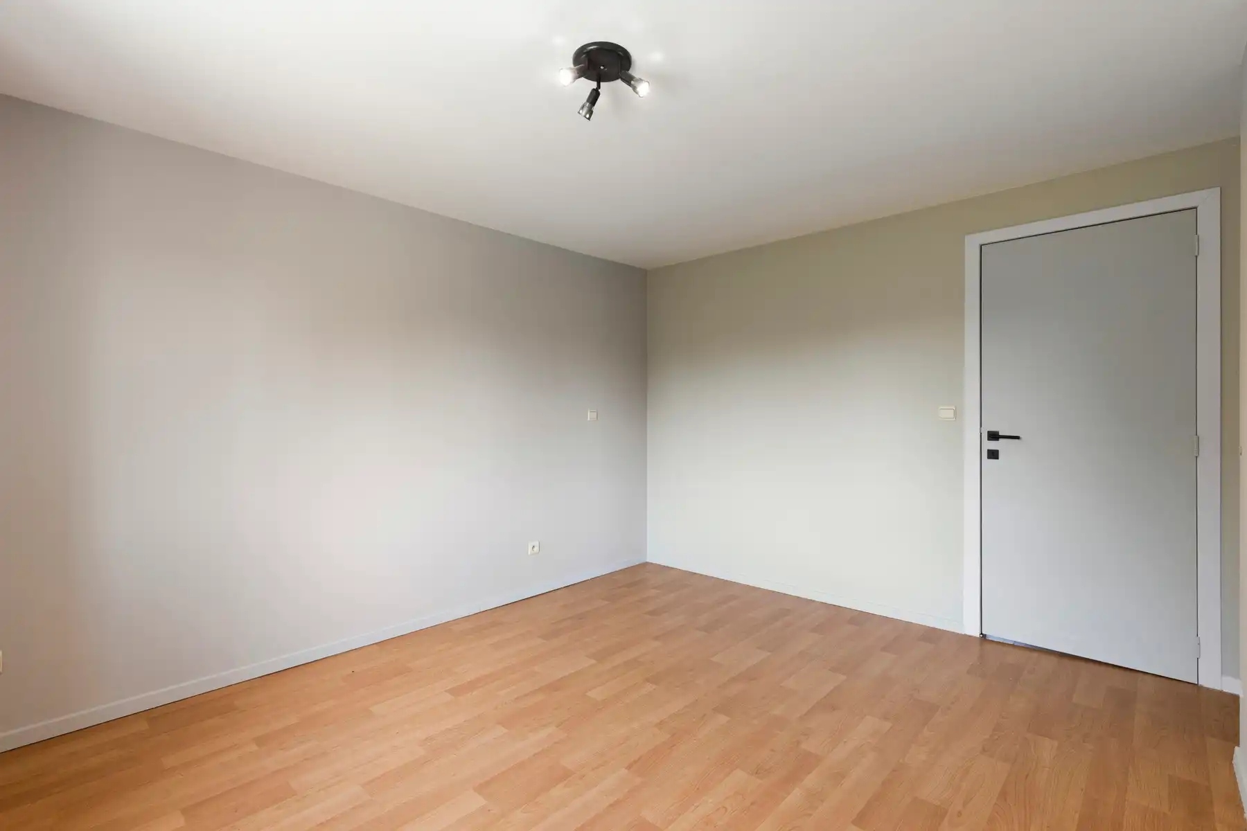 Instapklare HOB met 3 slaapkamers, garage en tuin! foto 18