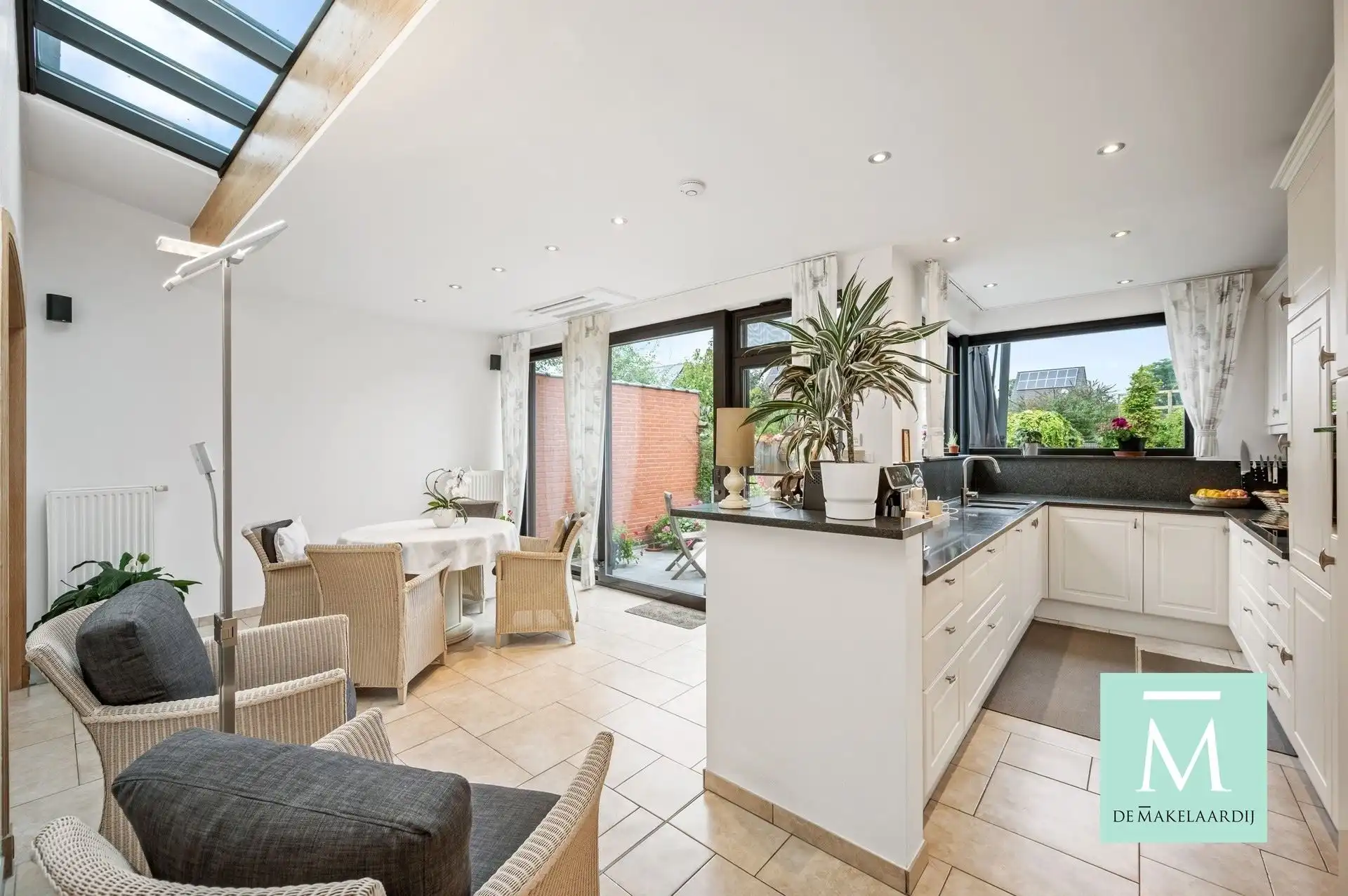 Volledig gerenoveerde woning met aangename tuin  foto 12