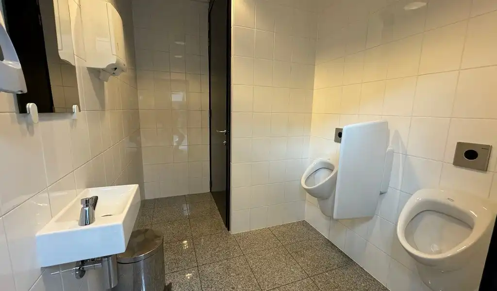 Ingedeelde kantoorruimte te huur vlakbij afrit E17 in Zele foto 12